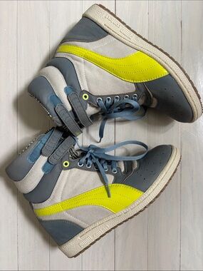 Puma High-Top platform Sneakers in Gray, Light Blue & Neon Yellow women’s 9.5